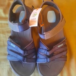 Women's new Teva sandals